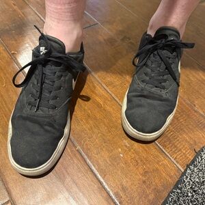 Nike Men's Black Sneakers